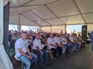 День поля "Цукровий буряк - вибір розумних", с. Рахнівка День поля "Цукровий буряк - вибір розумних", с. Рахнівка