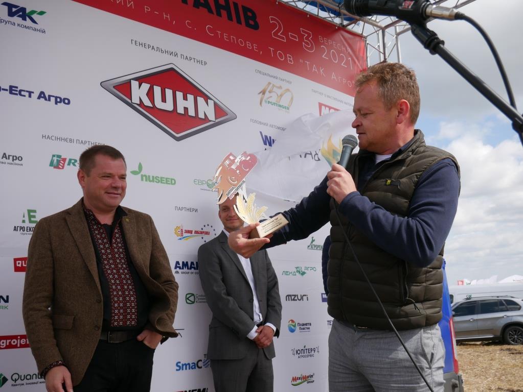 Перевір свій вибір полем – на Київщині відбулись протистояння с/г техніки іноземного та вітчизняного виробництва!