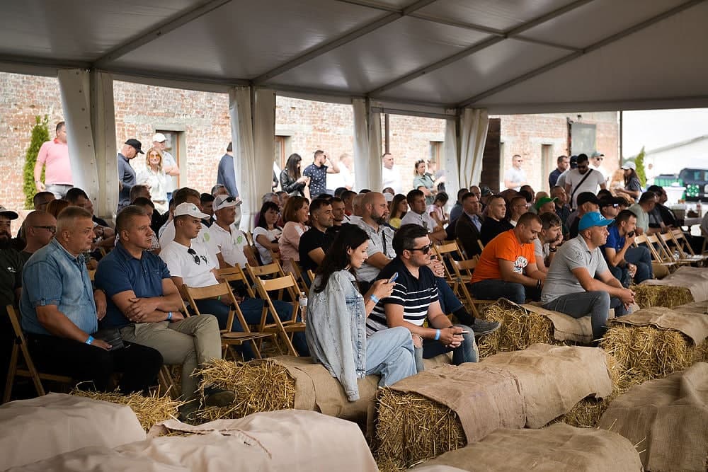 Технології, техніка, перспективи нішевих культур і перша презентація CLAAS TRION 730 - як пройшло Свято Врожаю Agro Techno 2021