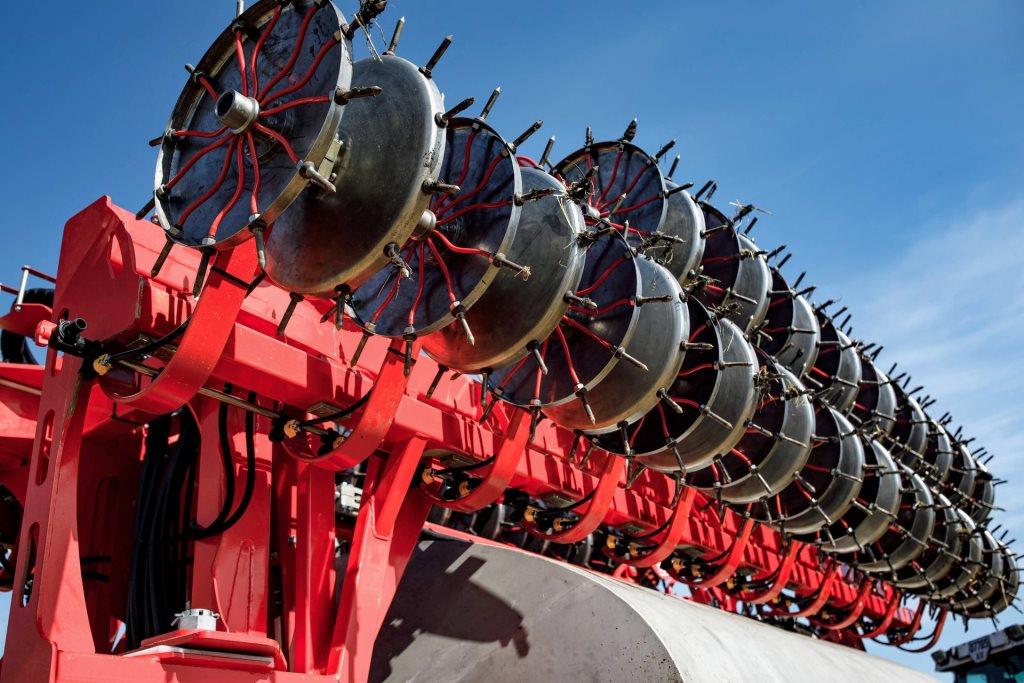 LOZOVA MACHINERY презентувала агрегати для інжекційного внесення рідких добрив SOVEREIGN