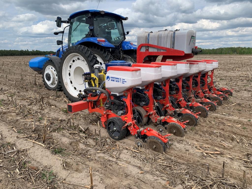 Унікальна технологія проєкту FreeFarm забезпечує живлення та вегетацію рослин на вищому рівні