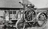 Перший трактор з бензиновим двигуном, який послужив прототипом для агрегатів виробництва John Deere