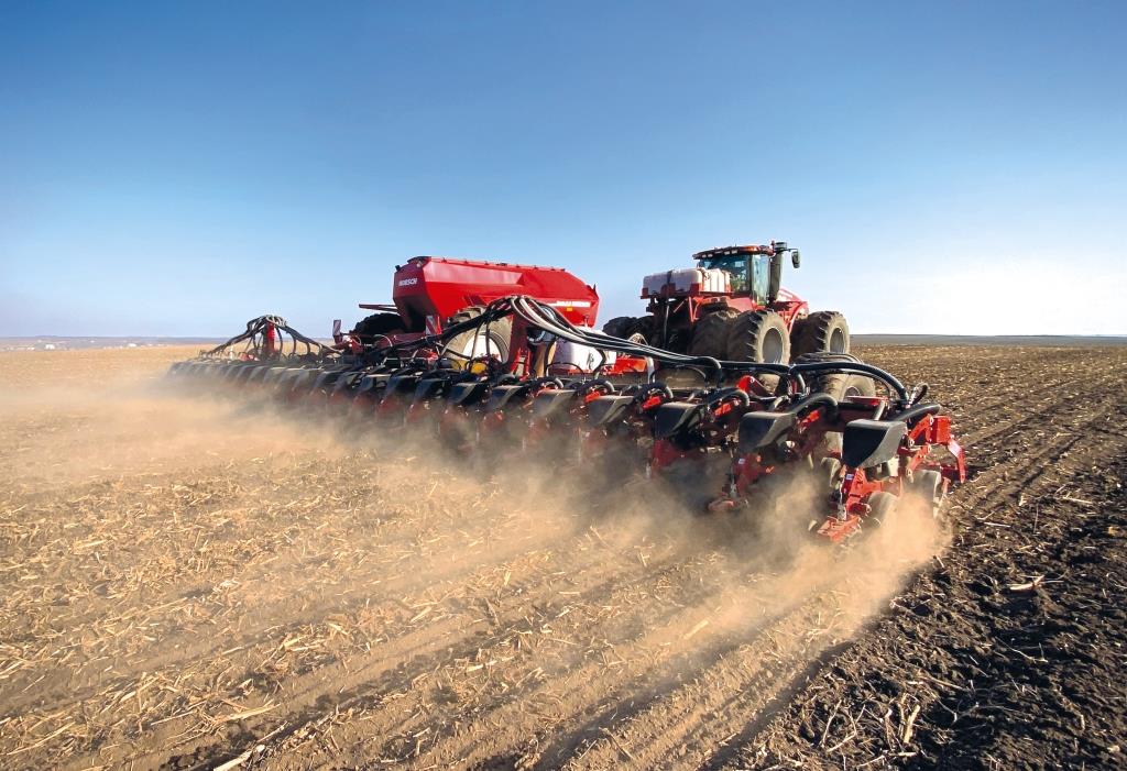 Виробничому сезону – 2022 бути: в «Контінентал» у розпалі весняно-польові роботи