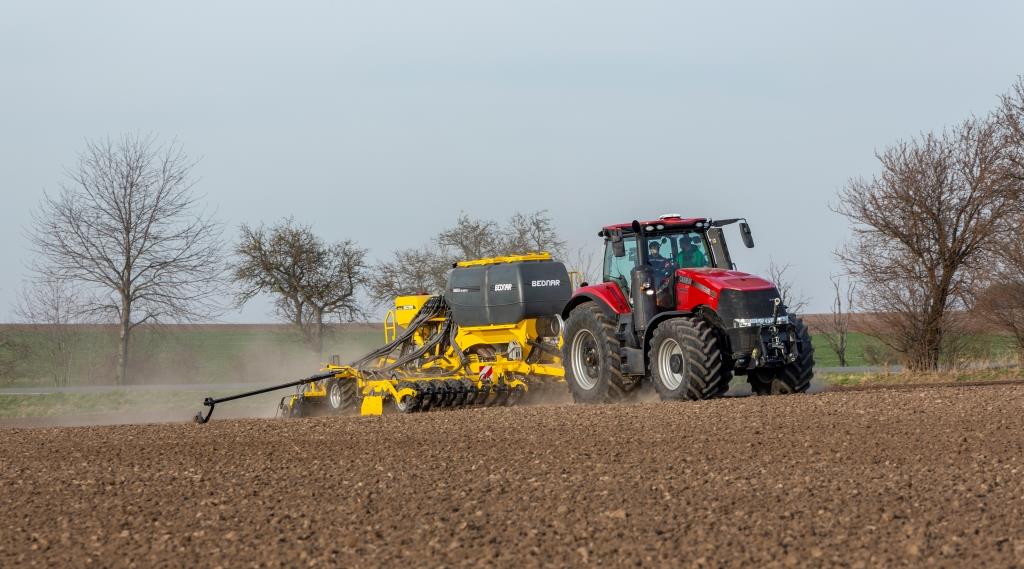 Інвестиції в сівалку: як OMEGA від BEDNAR покращує фінансові результати господарства?