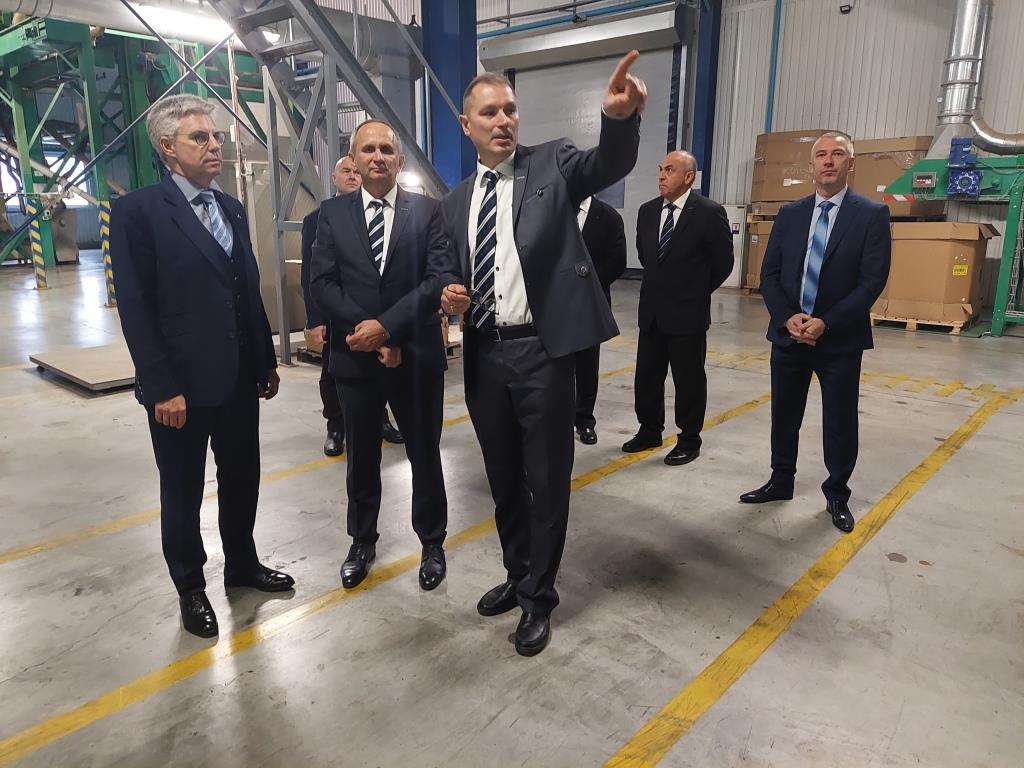 Посол Бельгії в Україні відвідав завод SESVANDERHAVE на Київщині