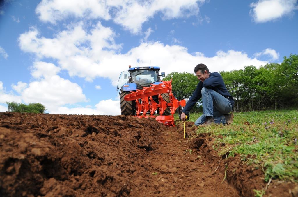 Працює краще та без зайвих зусиль: чому аграрії все частіше обирають плуг KUHN MULTI-MASTER 123