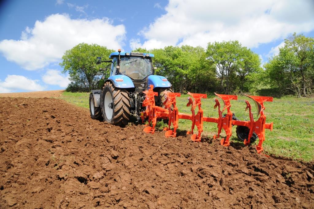 Працює краще та без зайвих зусиль: чому аграрії все частіше обирають плуг KUHN MULTI-MASTER 123