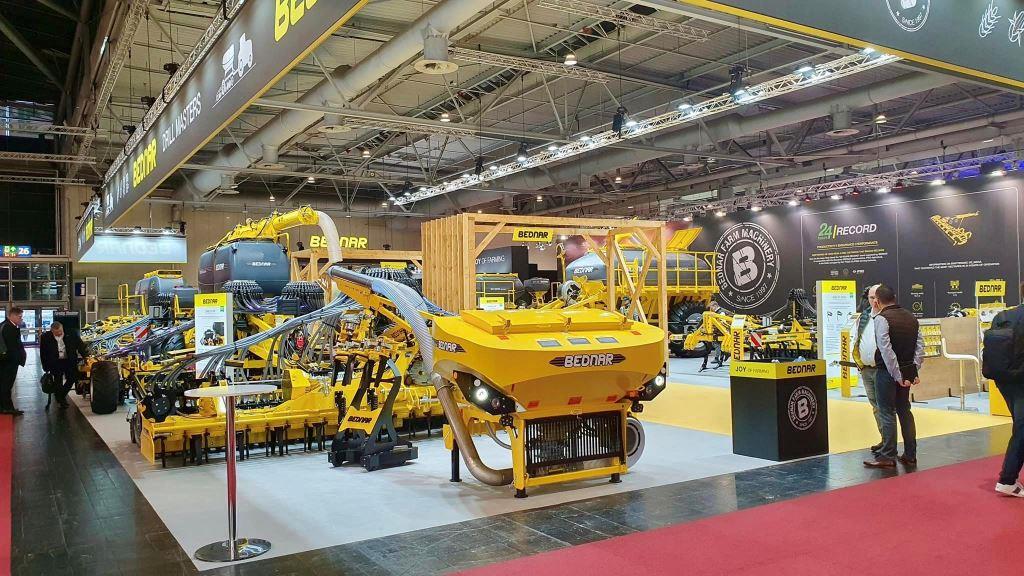 Нові горизонти в землеробстві: BEDNAR представив інноваційні агрегати на Agritechnica 2023