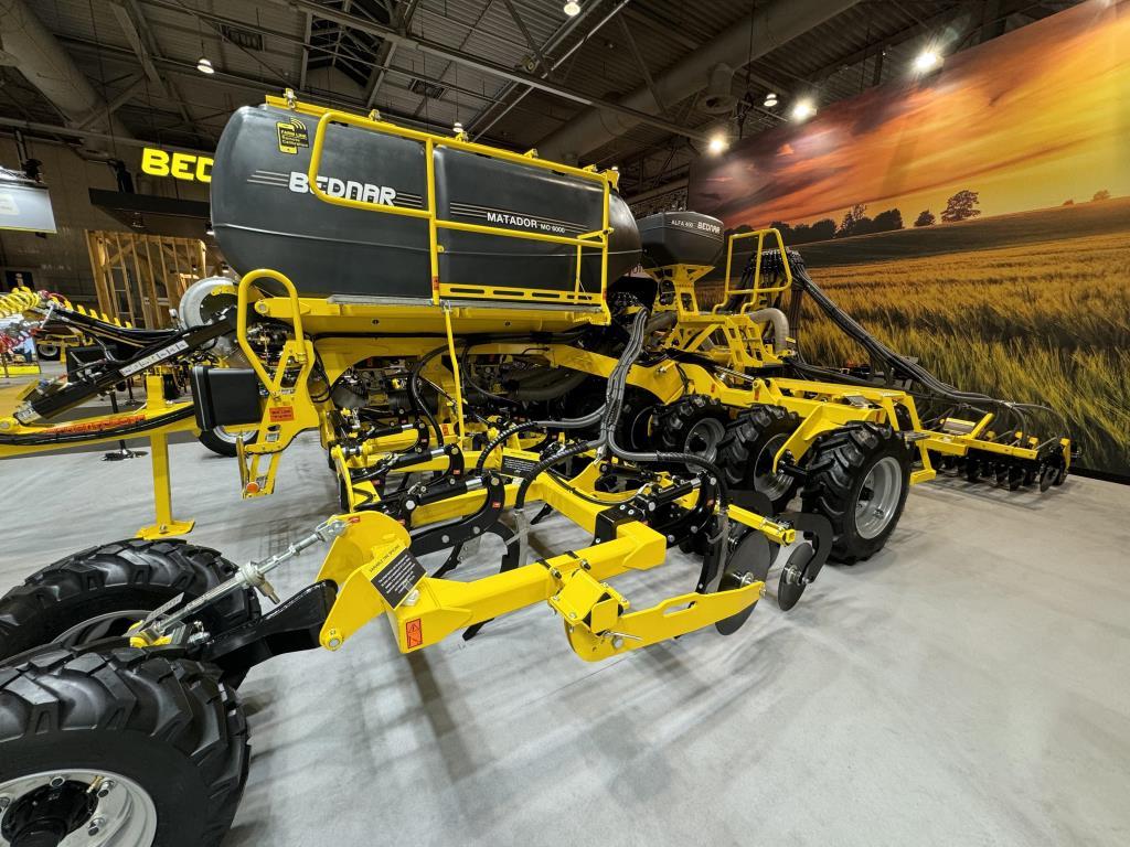 Нові горизонти в землеробстві: BEDNAR представив інноваційні агрегати на Agritechnica 2023
