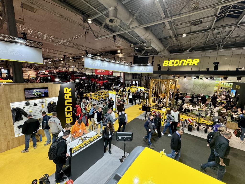 Нові горизонти в землеробстві: BEDNAR представив інноваційні агрегати на Agritechnica 2023