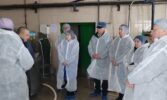 На промисловій фермі ПСП “Україна (Рівненська обл) відбувася тренінг щодо ризик – орієнтованого інспектування господарств з виробництва молока
