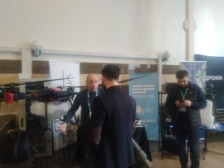 Бути у двох місцях одночасно? Для Журнал АгроЕліта - це легко! Бути у двох місцях одночасно? Для Журнал АгроЕліта - це легко!