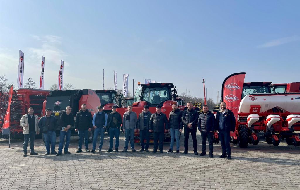 Відкриті можливості: Тайтен Машинері Україна презентувала наявну техніку для поля 2024