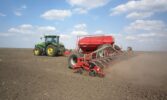 У Kernel у 2024 році закупили одразу 7 нових швидкісних просапних сівалок Horsch та John Deere