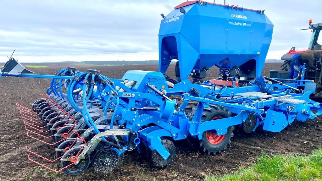Кращий старт для ваших посівів з посівним комплексом SolitairDT та компанією Агротерра