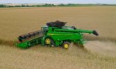 John Deere презентував нові зернозбиральні комбайни