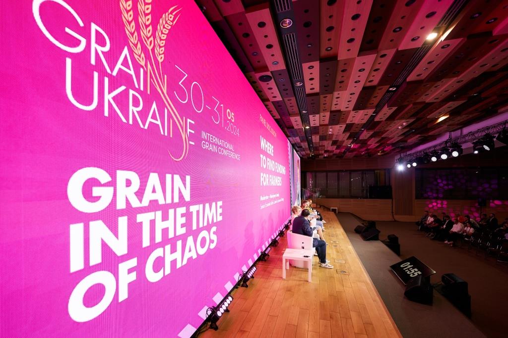 Нові політичні, економічні та логістичні шляхи українського збіжжя у світі — які вони? Інсайти з головної зернової конференції Grain Ukraine