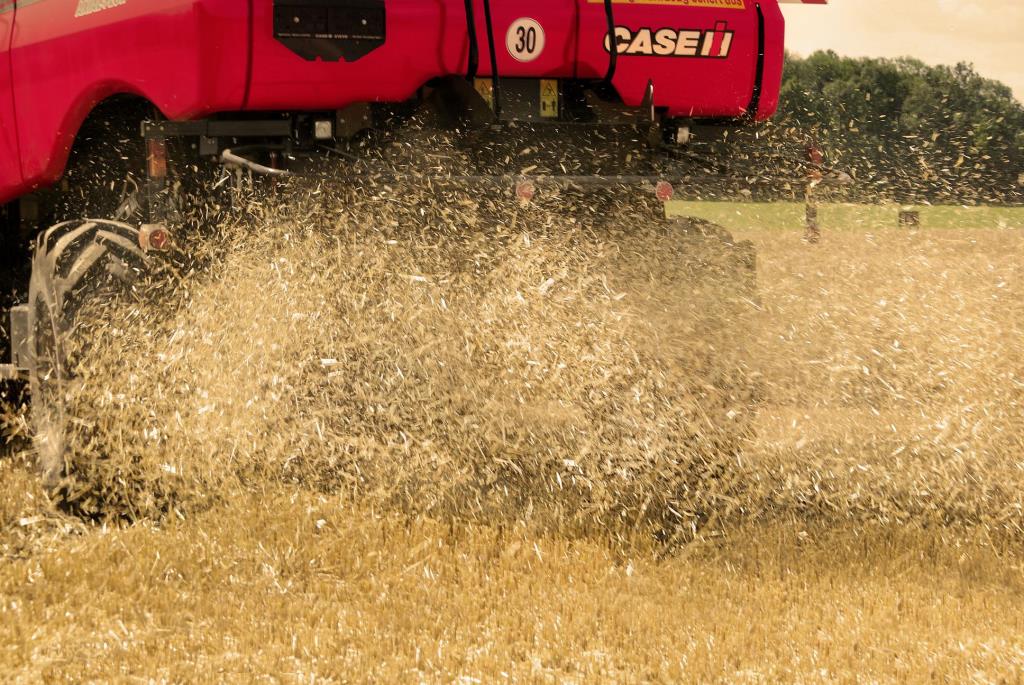 Доступна економія: як EZ-Pilot Pro допомагає заощадити ресурси господарства