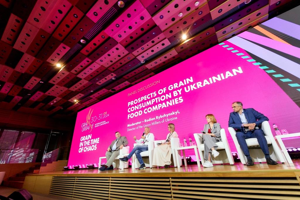 Нові політичні, економічні та логістичні шляхи українського збіжжя у світі — які вони? Інсайти з головної зернової конференції Grain Ukraine
