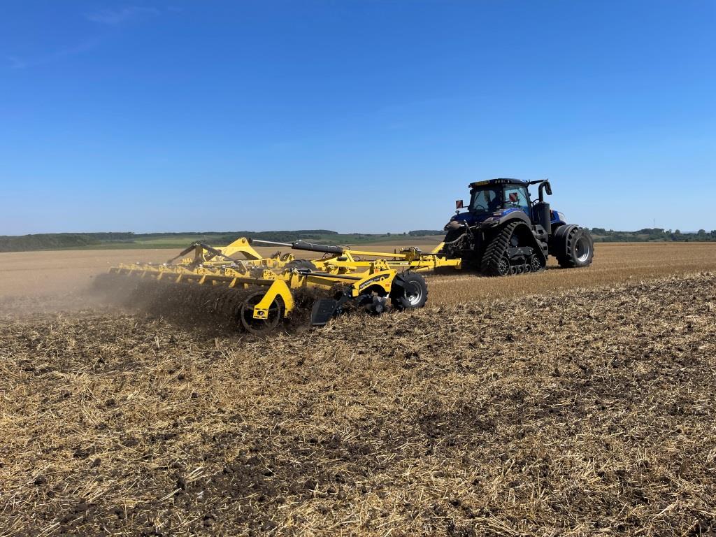 Дискування чи культивація: як ефективніше заробити рештки в ґрунт після жнив