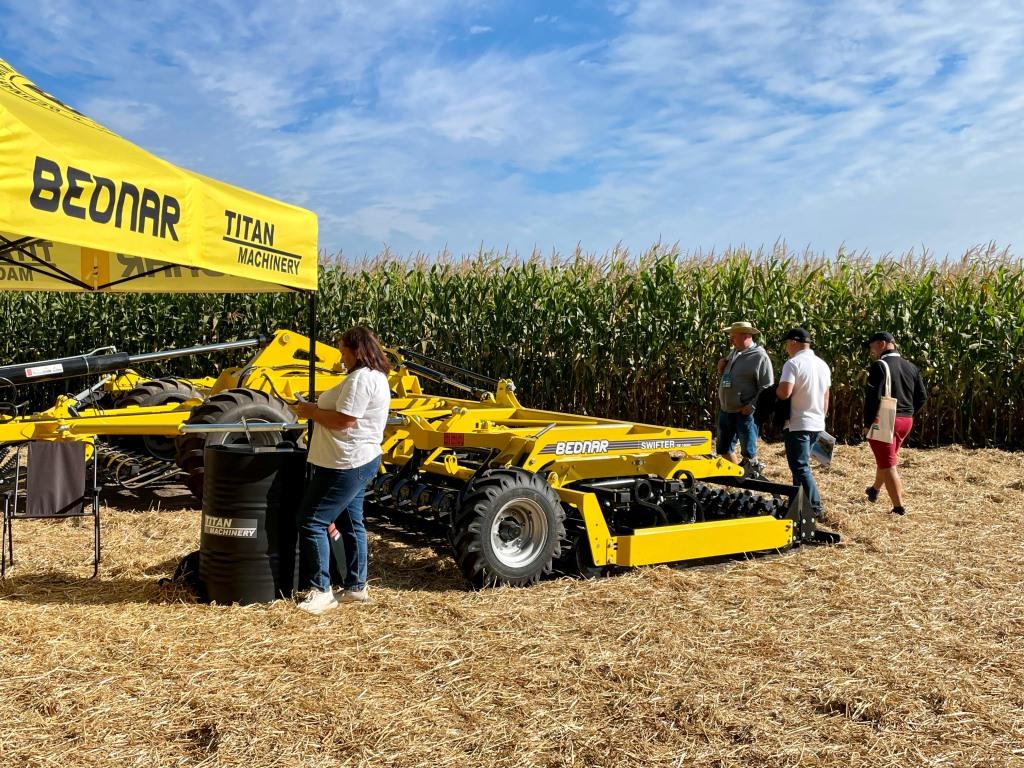 Тайтен Машинері Україна на польовій події InterAgroLab