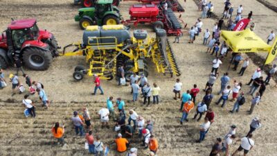 BEDNAR з офіційними дилерами АМАКО, Titan Machinery та НФМ Агро представив ряд цікавих актуальних технічних рішень на Дні поля Битва Агротитанів BEDNAR з офіційними дилерами АМАКО, Titan Machinery та НФМ Агро представив ряд цікавих актуальних технічних рішень на Дні поля Битва Агротитанів