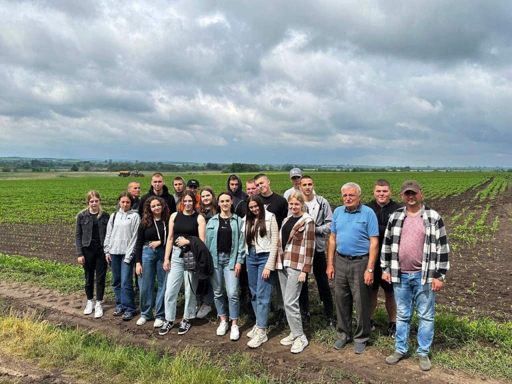 Ми ті, хто на плечах тримає Україну