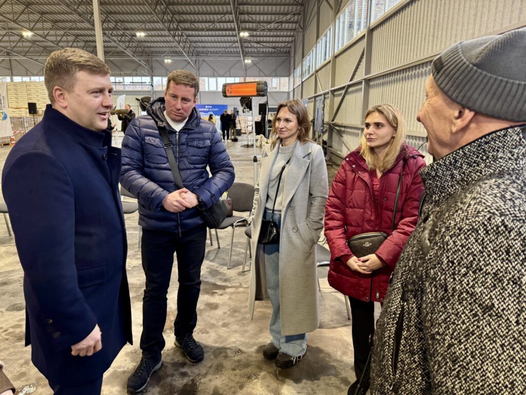 Мінагрополітики та Програма USAID «Врожай» передали перші зерносушарки фермерам із прифронтових регіонів