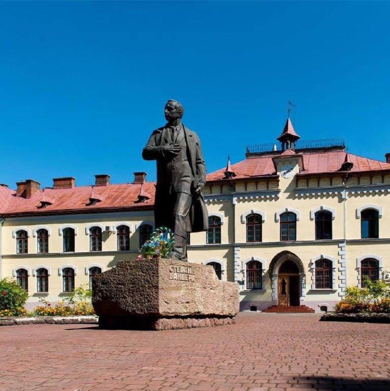 ЛНУП – заклад вищої освіти з багатолітніми традиціями