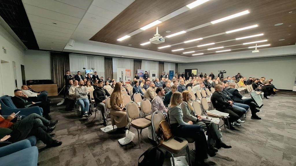 Штучний інтелект у точному землеробстві: Тайтен Машинері Україна на заході AGROIT FORUM 2025