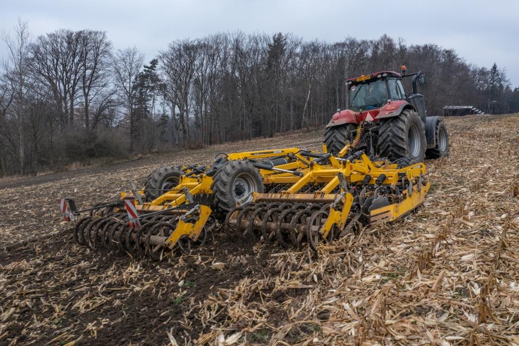 BEDNAR ATLAS: Ефективне лущення після збору врожаю кукурудзи