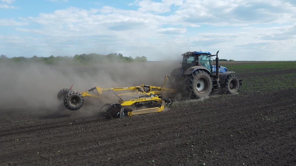 Шлях до збереження вологи: досвід 'Полтава-Агро' з глибокорозпушувачем BEDNAR