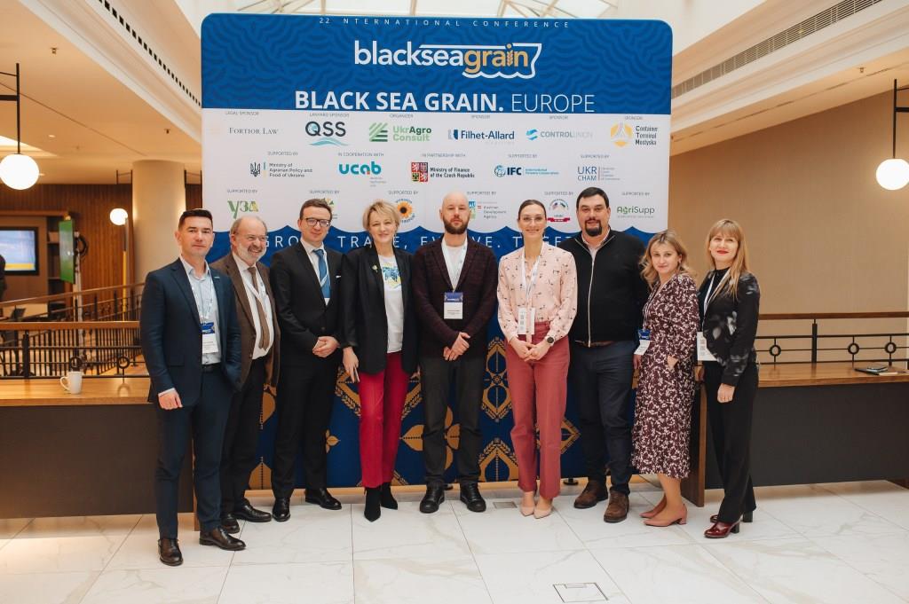 Agrifood. Стратегії виробництва та переробки у відповідь на виклики мінливого світу