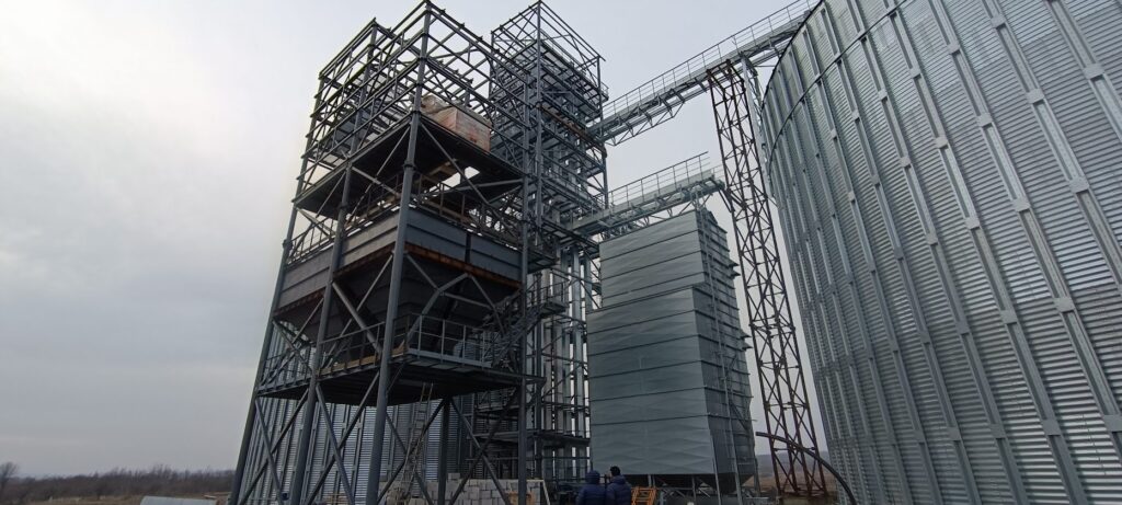 Завершується будівництво першої черги елеватора в Хмельницькій області