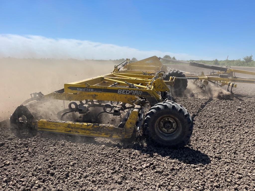 Широкозахватний передпосівний компактор BEDNAR SWIFTER SE 12000 вже у господарстві на Тернопільщині!