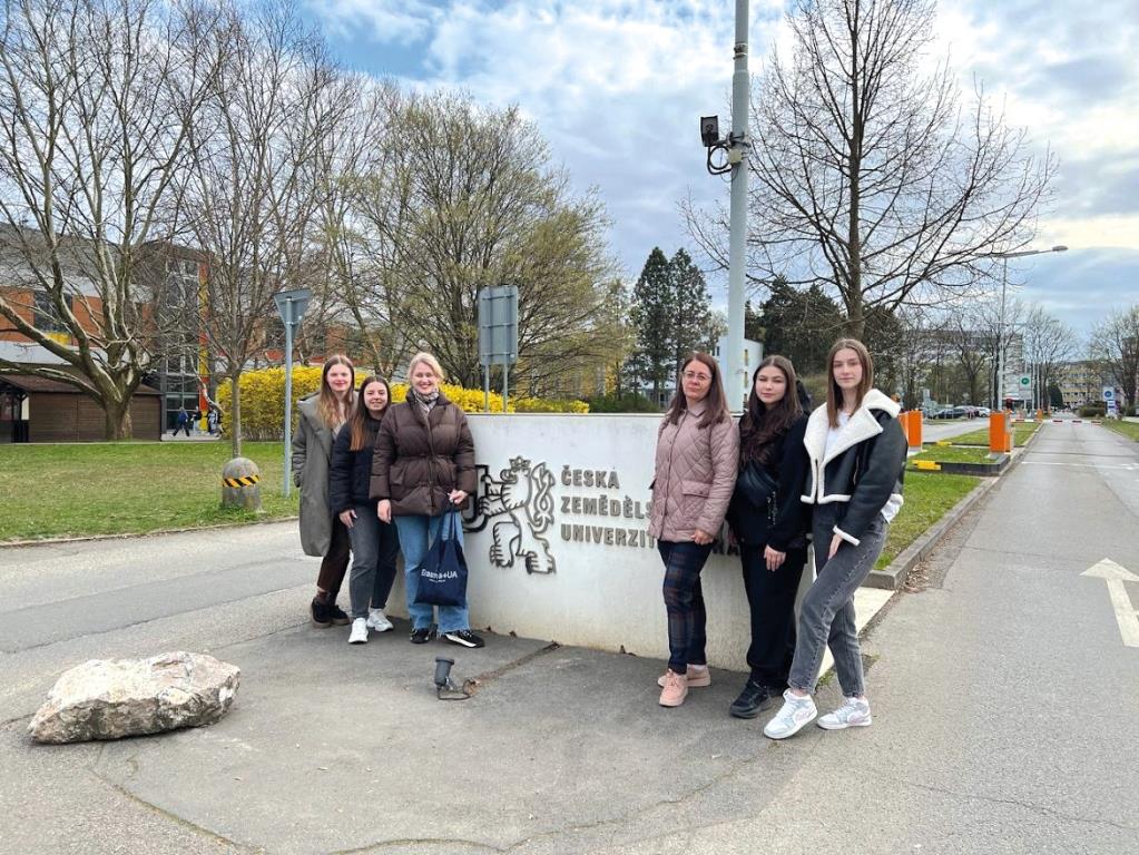 ДДАЕУ – університет на все життя!