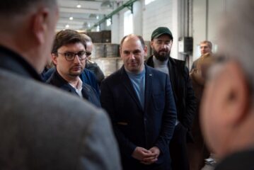 В індустріальному парку «МаʼРижани» на Житомирщині почав роботу завод з первинної переробки промислових конопель