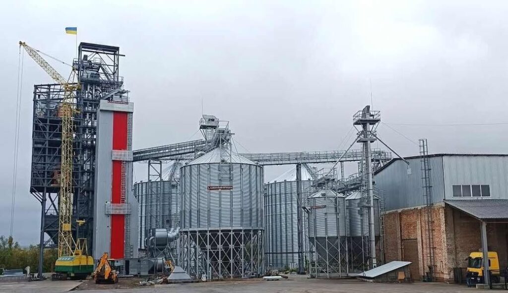 Потужний елеватор розпочав роботу на підприємстві з переробки сої на Вінничині