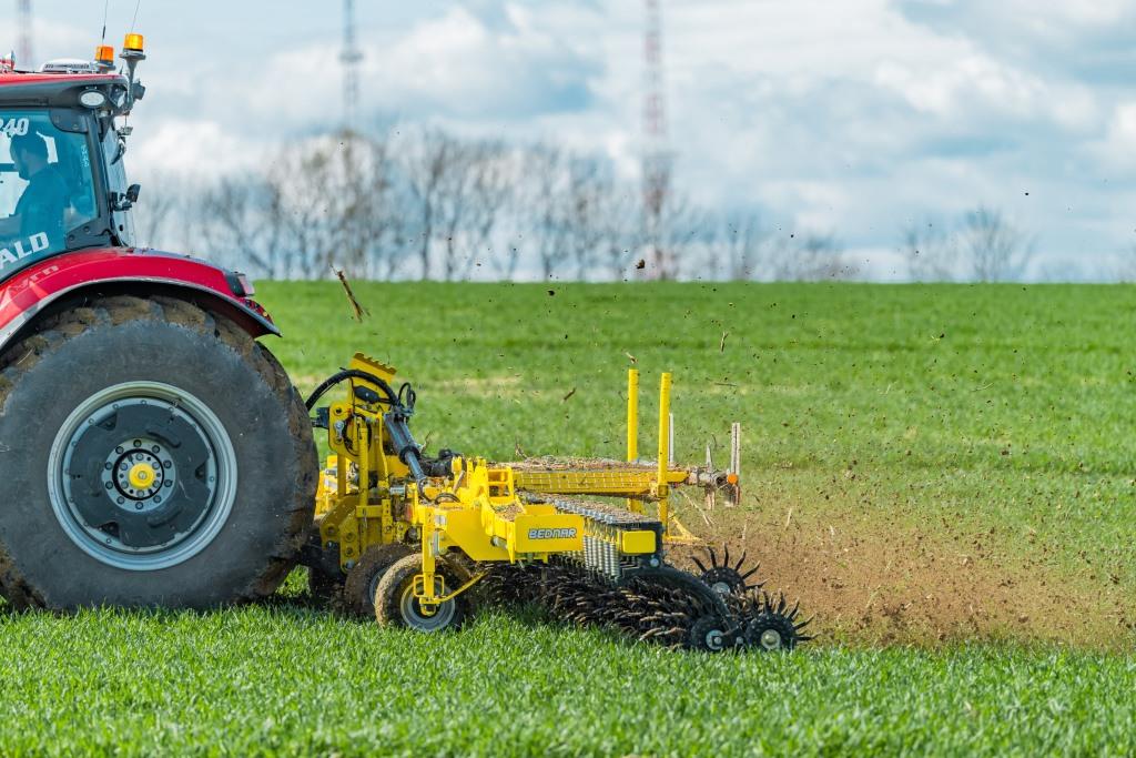 Ротаційна борона ROTO-MASTER RMN для обробітку посівів протягом року