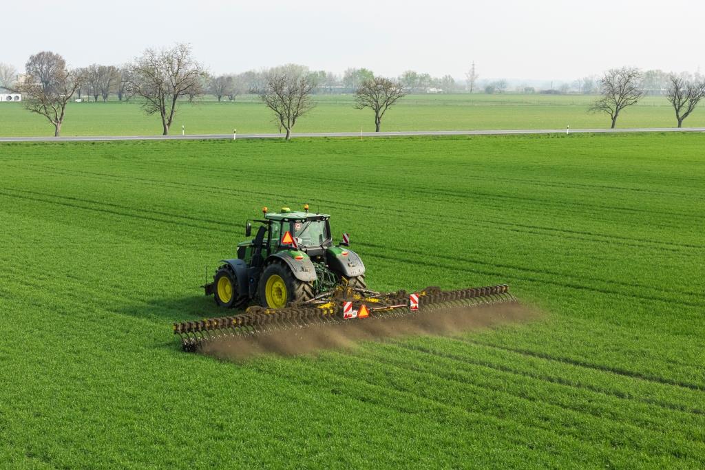 Ротаційна борона ROTO-MASTER RMN для обробітку посівів протягом року