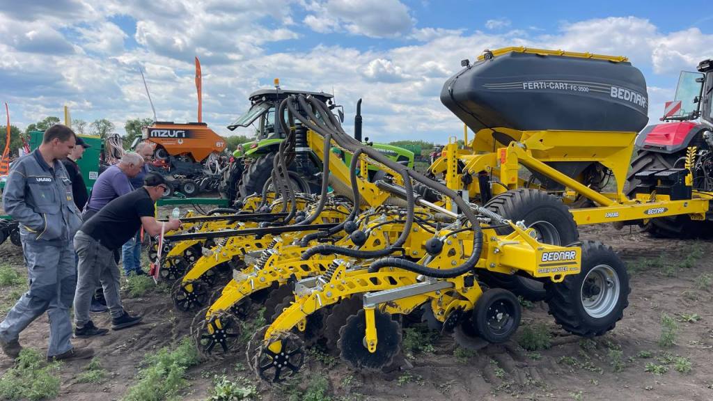 BEDNAR на AGRO Challenge: демонстрація інноваційної техніки для сучасного землеробства