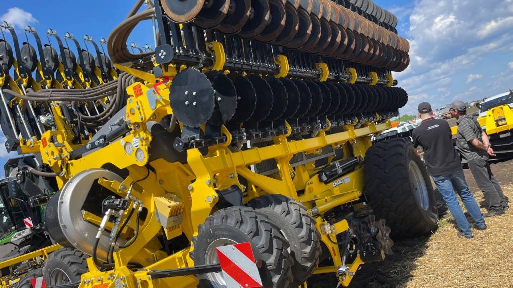 BEDNAR на AGRO Challenge: демонстрація інноваційної техніки для сучасного землеробства