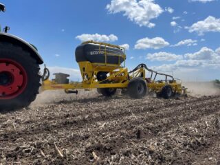Ефективні технології для прибутку: як Strip-till допомагає аграріям