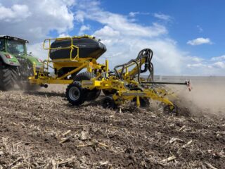 Ефективні технології для прибутку: як Strip-till допомагає аграріям