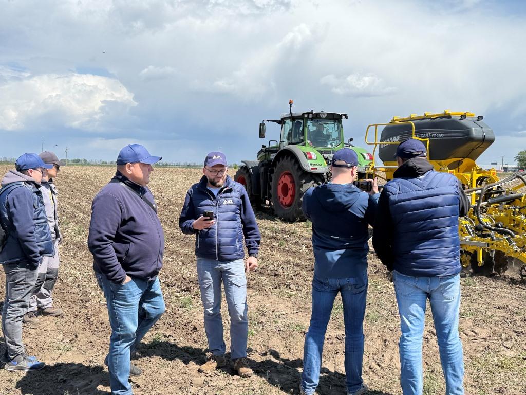 Ефективні технології для прибутку: як Strip-till допомагає аграріям