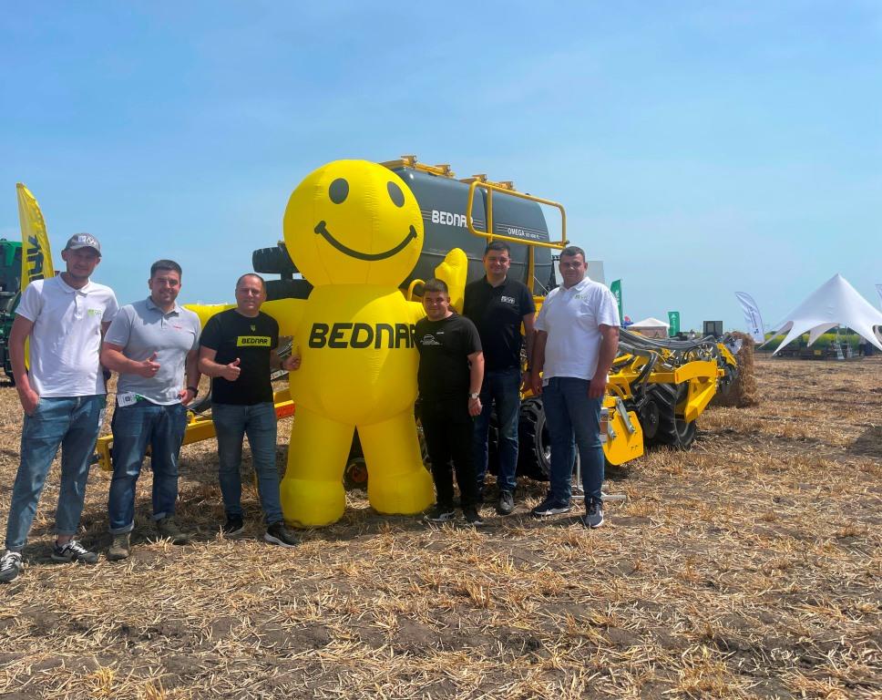 ТОВ “Компанія ЛАН” представила універсальну сівалку OMEGA OO4000FL від компанії BEDNAR на дні поля “Агропазли 2025”