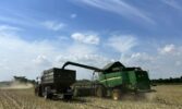 На полях МХП-Агро-С Центральний Хаб стартували жнива