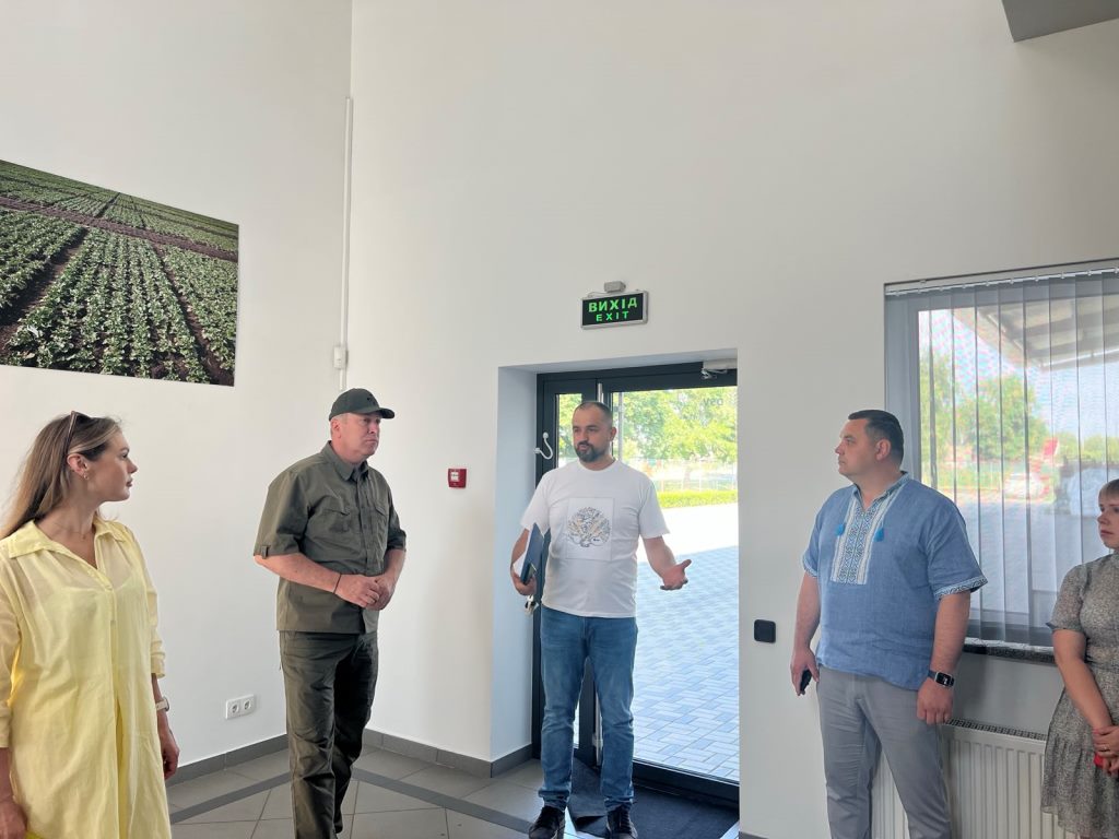 На селекційно-дослідній станції ДСВ офіційно розпочали збір врожаю 2025