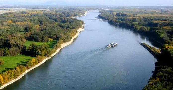 Україна офіційно відкрила для судноплавства канал Бистре