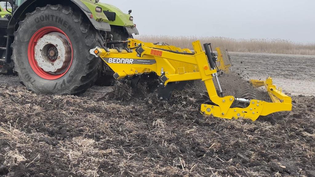 Глибоке розпушування 2-в-1: як BEDNAR TERRADUO поєднує дві технології за один прохід